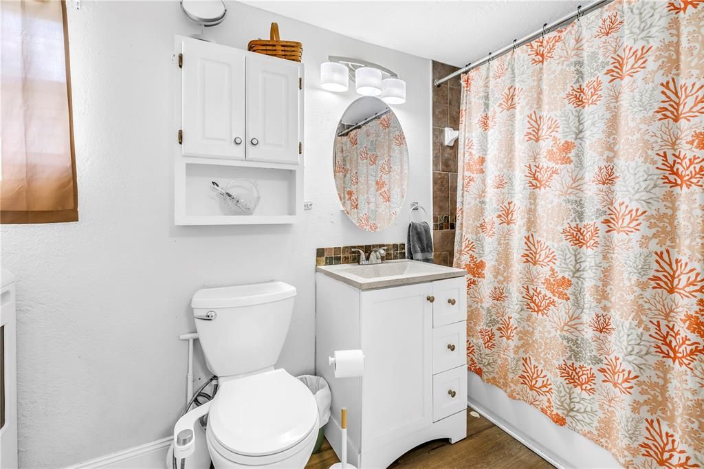 На продажу: $287,500 (2 спален, 1 ванн, 920 Квадратных фут)