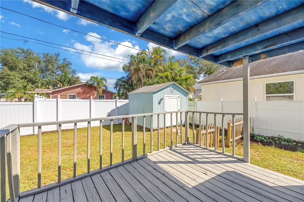 На продажу: $287,500 (2 спален, 1 ванн, 920 Квадратных фут)