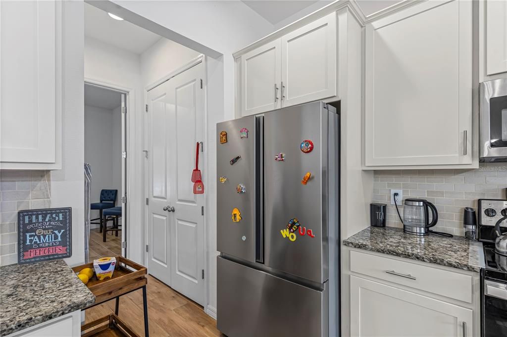 For Rent: $2,200 (3 beds, 2 baths, 1946 Square Feet)