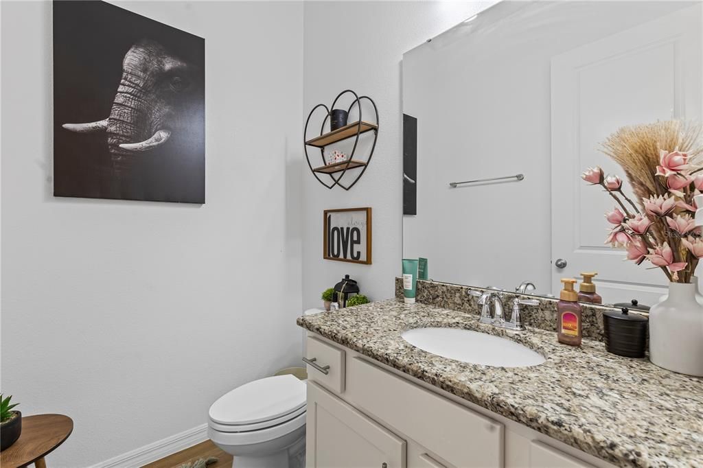 For Rent: $2,200 (3 beds, 2 baths, 1946 Square Feet)