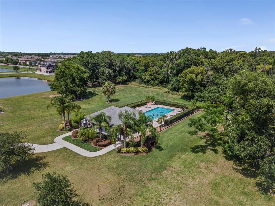 For Rent: $2,200 (3 beds, 2 baths, 1946 Square Feet)