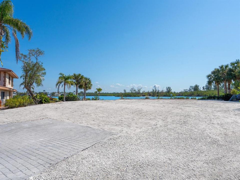 En Venta: $4,675,000 (0.26 acres)