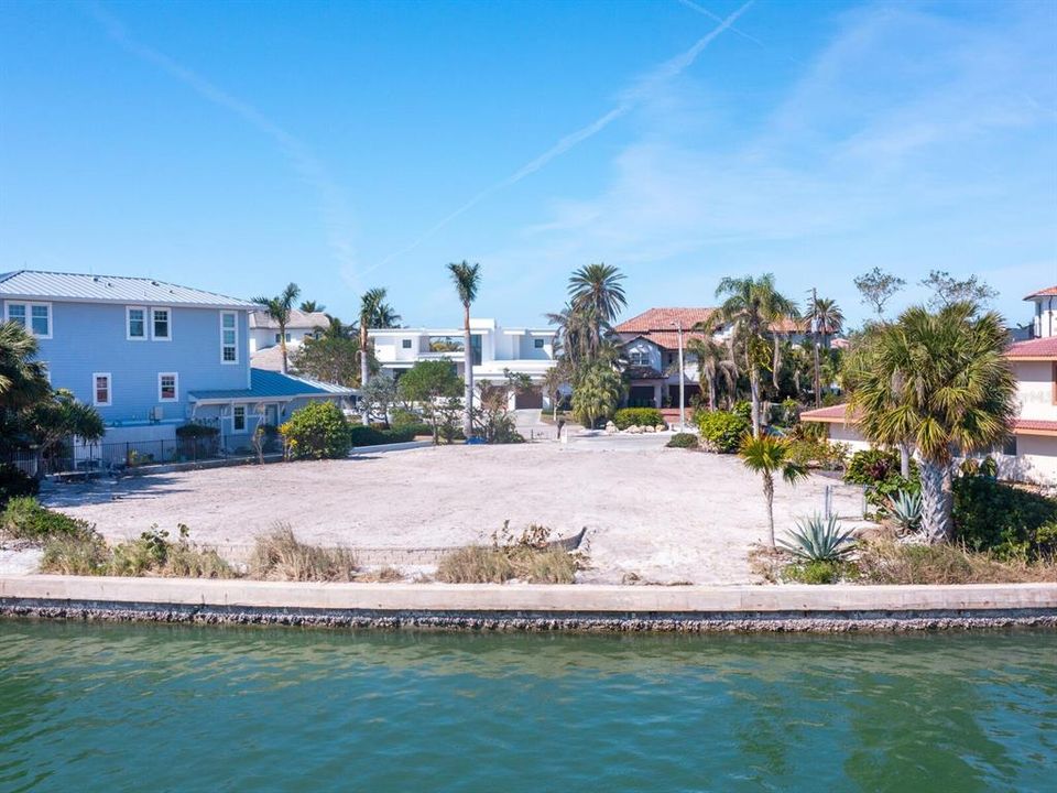 En Venta: $4,675,000 (0.26 acres)