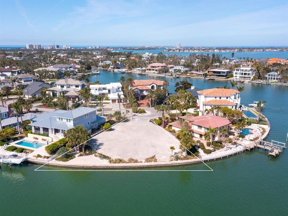 En Venta: $4,675,000 (0.26 acres)