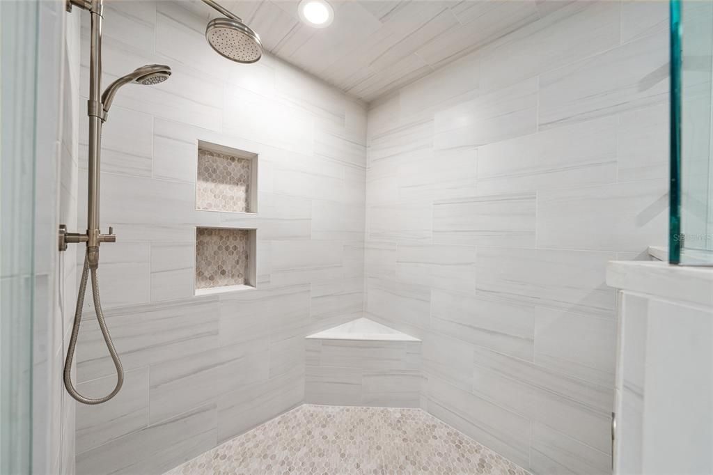 待售: $1,780,000 (5 贝兹, 5 浴室, 6776 平方英尺)