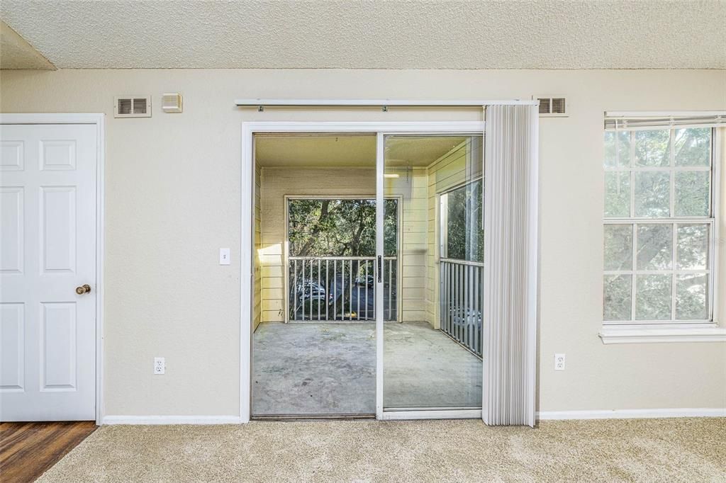 Active With Contract: $140,000 (2 beds, 2 baths, 874 Square Feet)