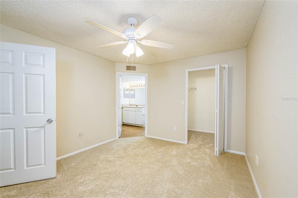 Active With Contract: $140,000 (2 beds, 2 baths, 874 Square Feet)