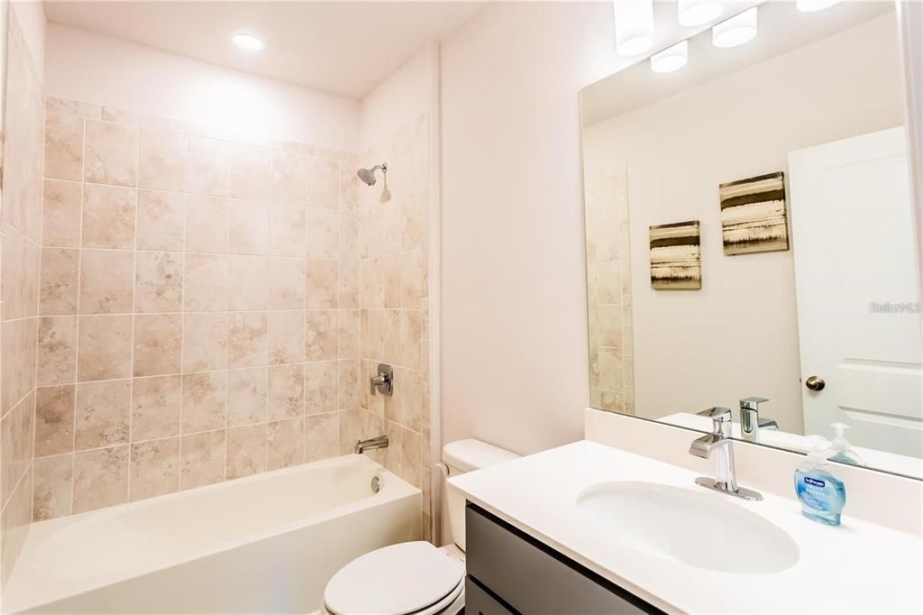 待售: $279,000 (3 贝兹, 2 浴室, 1351 平方英尺)