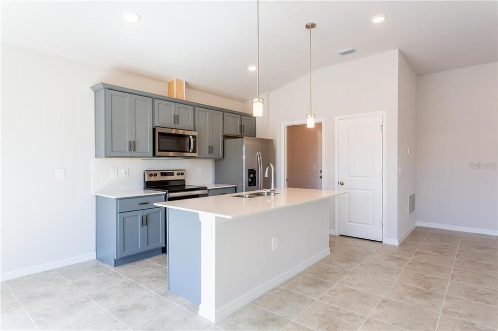 待售: $279,000 (3 贝兹, 2 浴室, 1351 平方英尺)