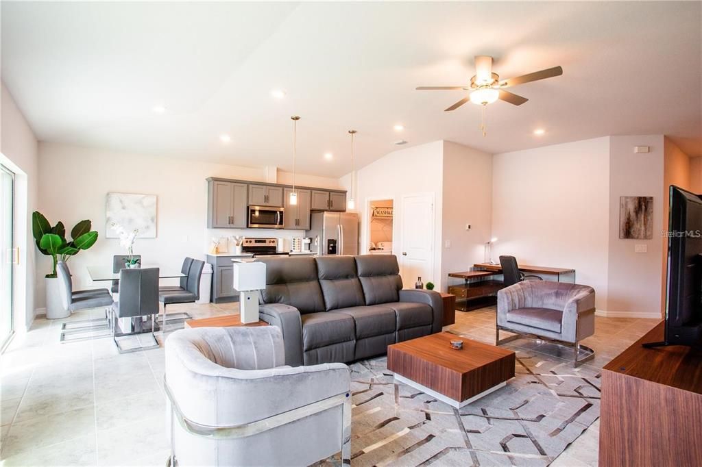 待售: $279,000 (3 贝兹, 2 浴室, 1351 平方英尺)