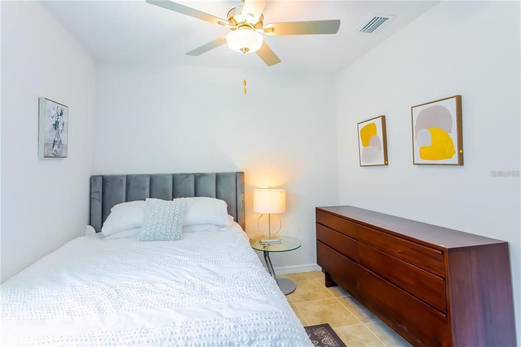 待售: $279,000 (3 贝兹, 2 浴室, 1351 平方英尺)