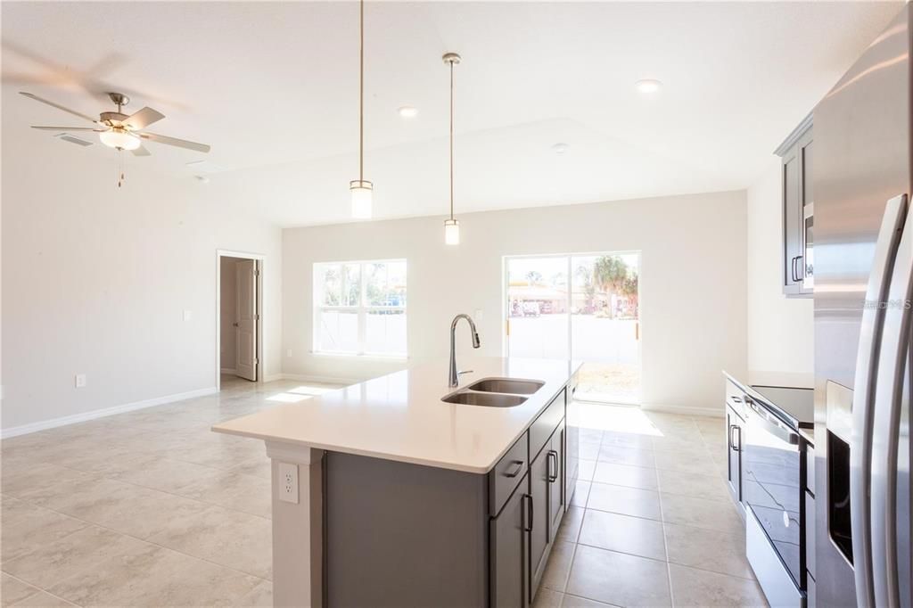 待售: $279,000 (3 贝兹, 2 浴室, 1351 平方英尺)