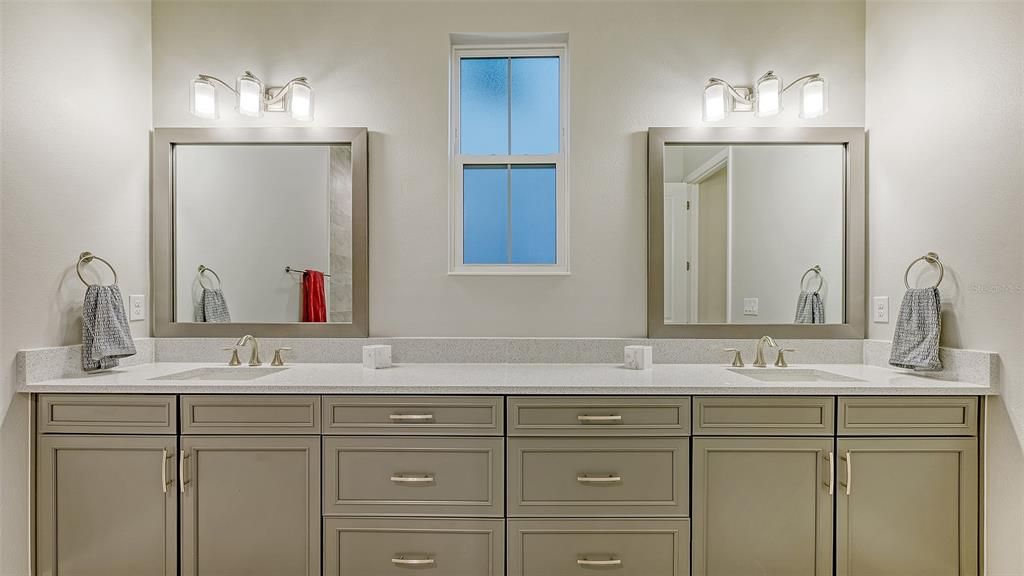 На продажу: $1,199,900 (5 спален, 4 ванн, 3134 Квадратных фут)