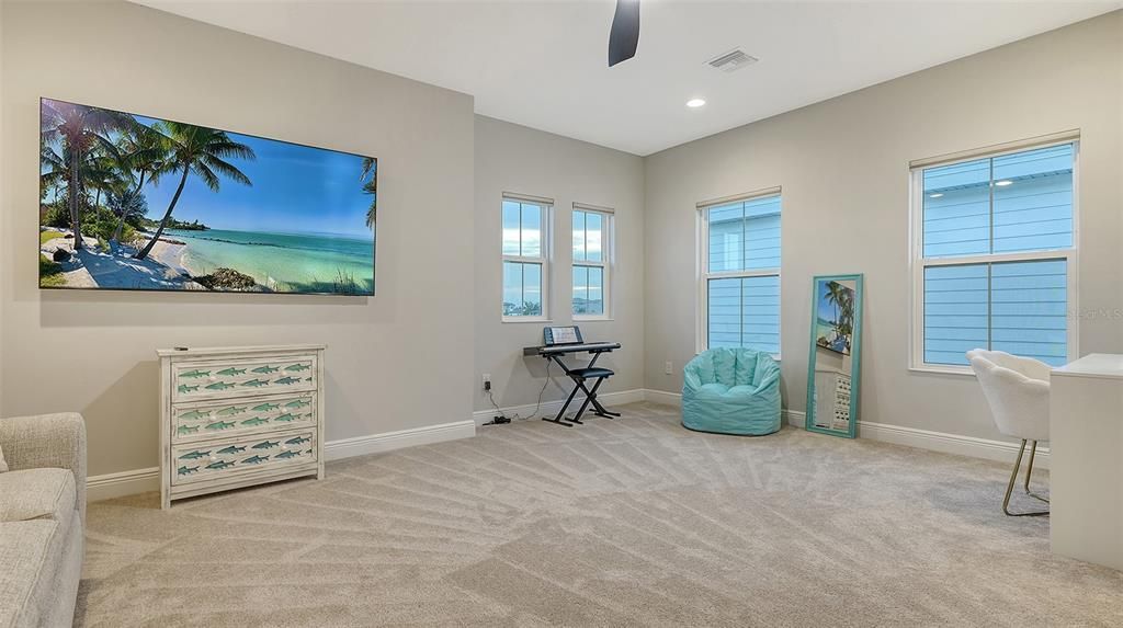 На продажу: $1,199,900 (5 спален, 4 ванн, 3134 Квадратных фут)