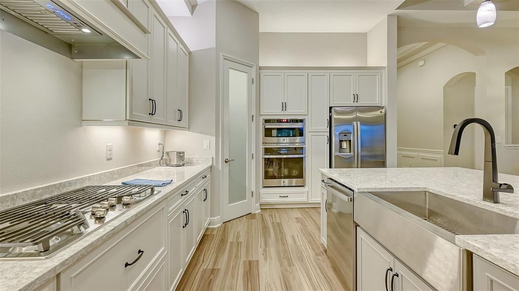 На продажу: $1,199,900 (5 спален, 4 ванн, 3134 Квадратных фут)