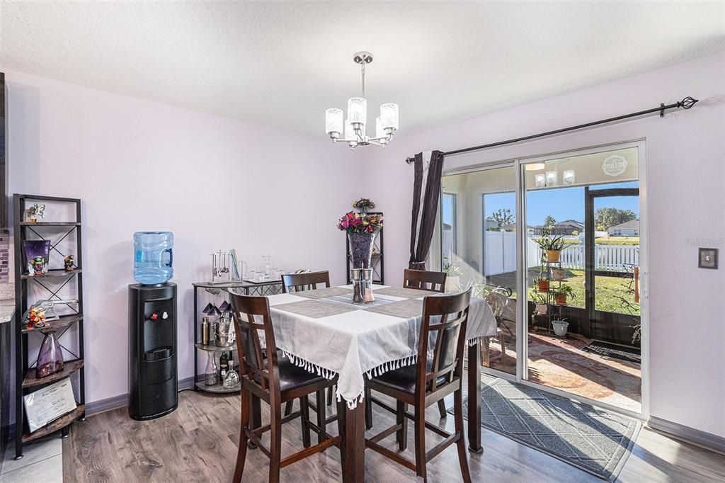 En Venta: $325,000 (4 camas, 2 baños, 1846 Pies cuadrados)