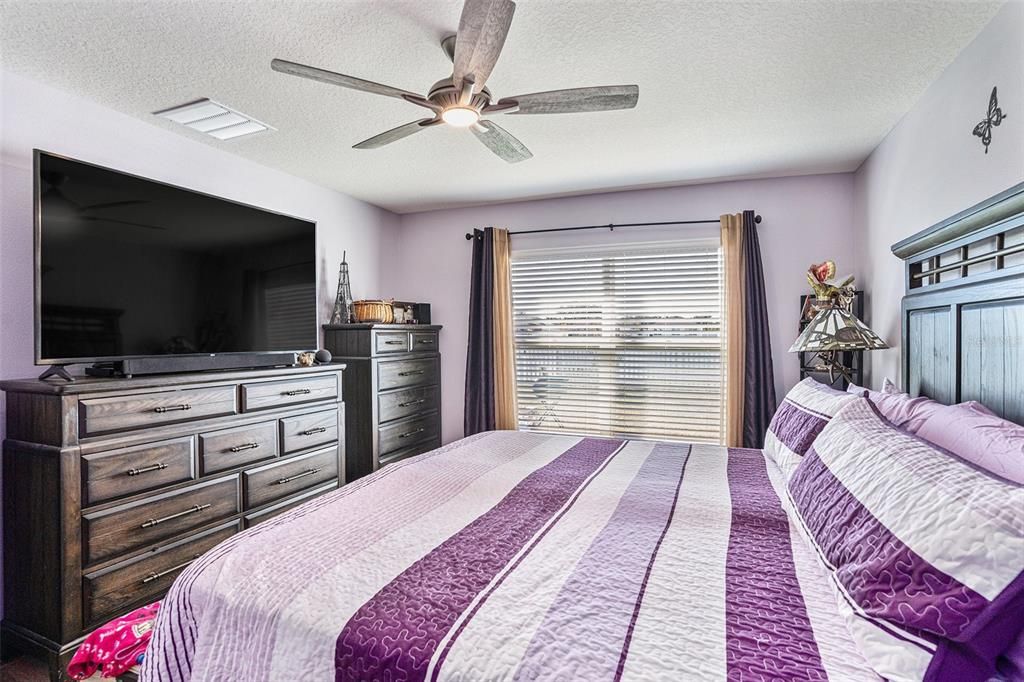 En Venta: $325,000 (4 camas, 2 baños, 1846 Pies cuadrados)