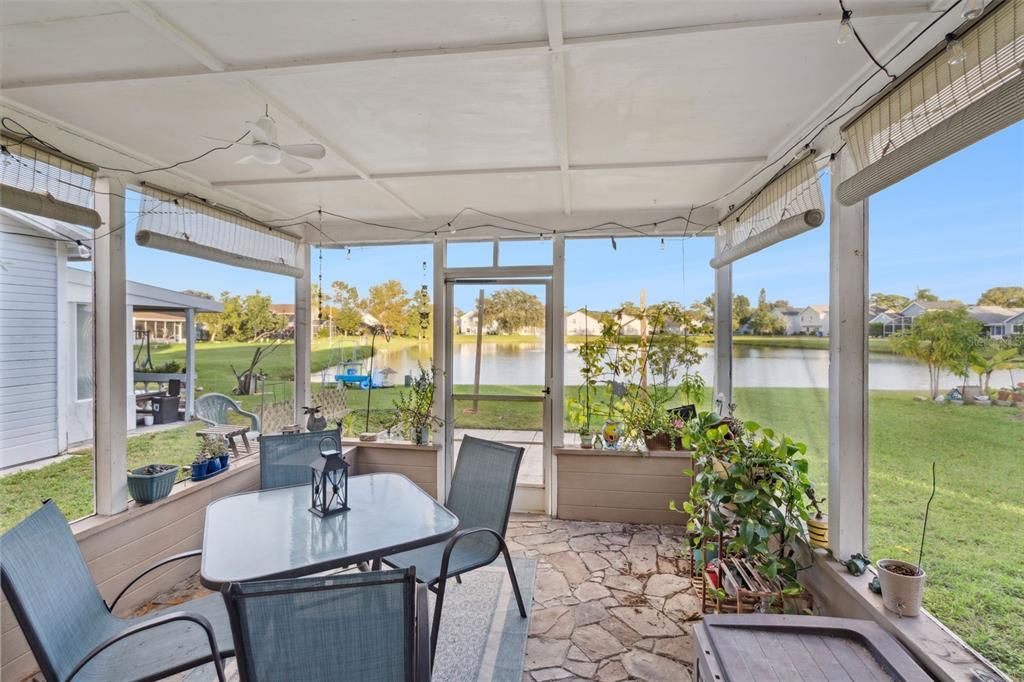 En Venta: $310,000 (3 camas, 3 baños, 1393 Pies cuadrados)