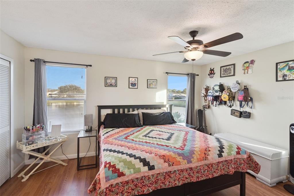 En Venta: $310,000 (3 camas, 3 baños, 1393 Pies cuadrados)