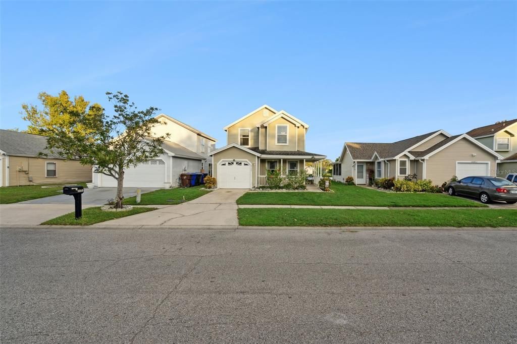 En Venta: $310,000 (3 camas, 3 baños, 1393 Pies cuadrados)