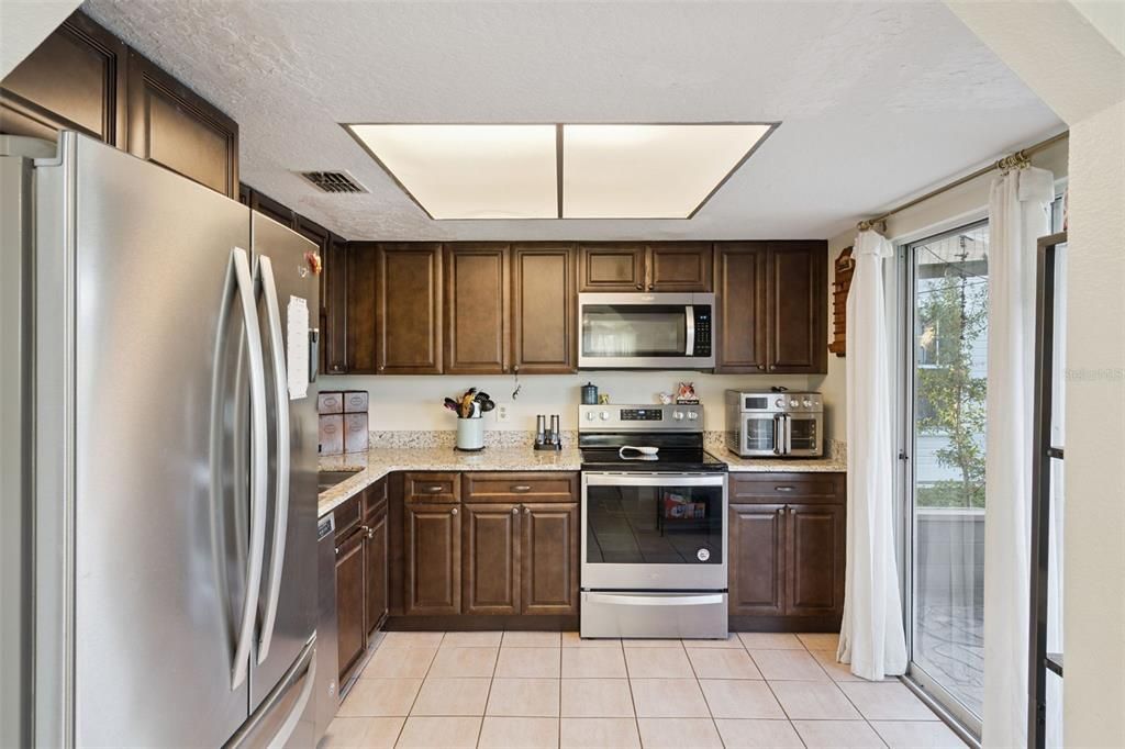 En Venta: $310,000 (3 camas, 3 baños, 1393 Pies cuadrados)