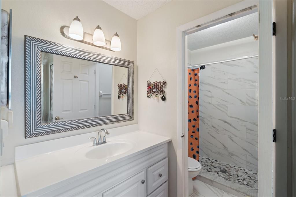 En Venta: $310,000 (3 camas, 3 baños, 1393 Pies cuadrados)