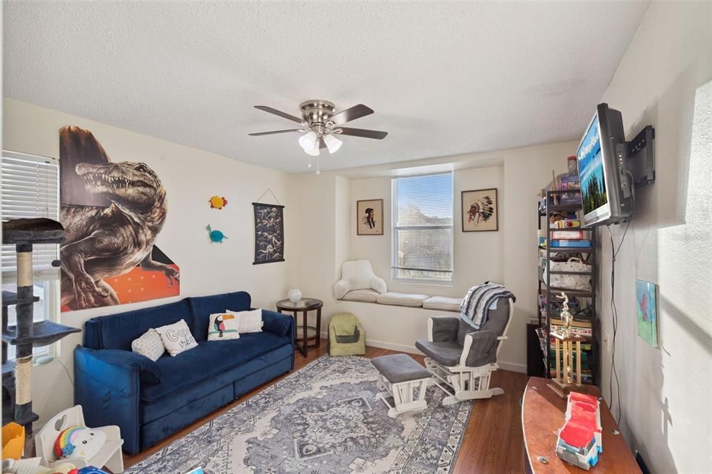 En Venta: $310,000 (3 camas, 3 baños, 1393 Pies cuadrados)