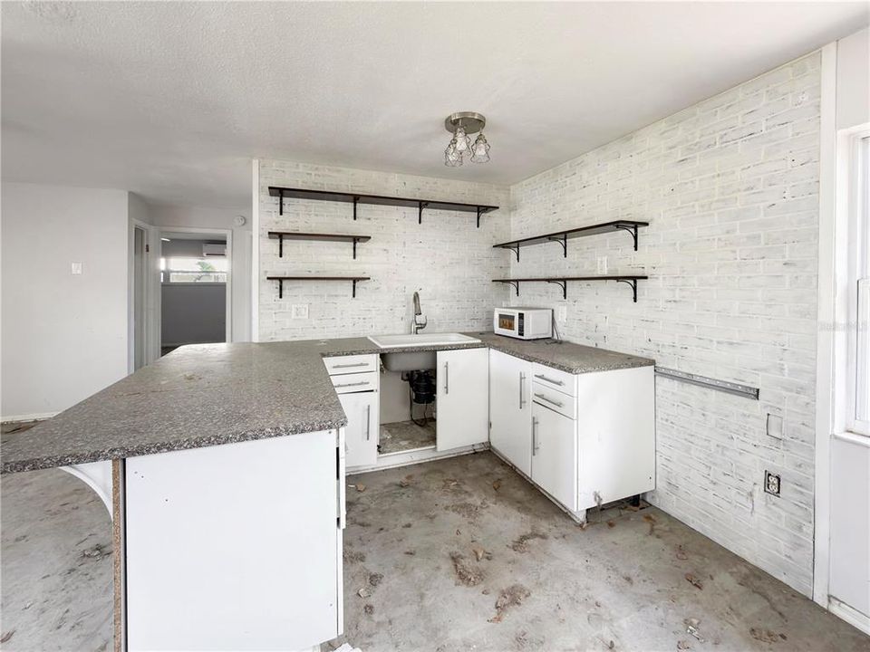 合同活跃: $329,900 (3 贝兹, 0 浴室, 1399 平方英尺)