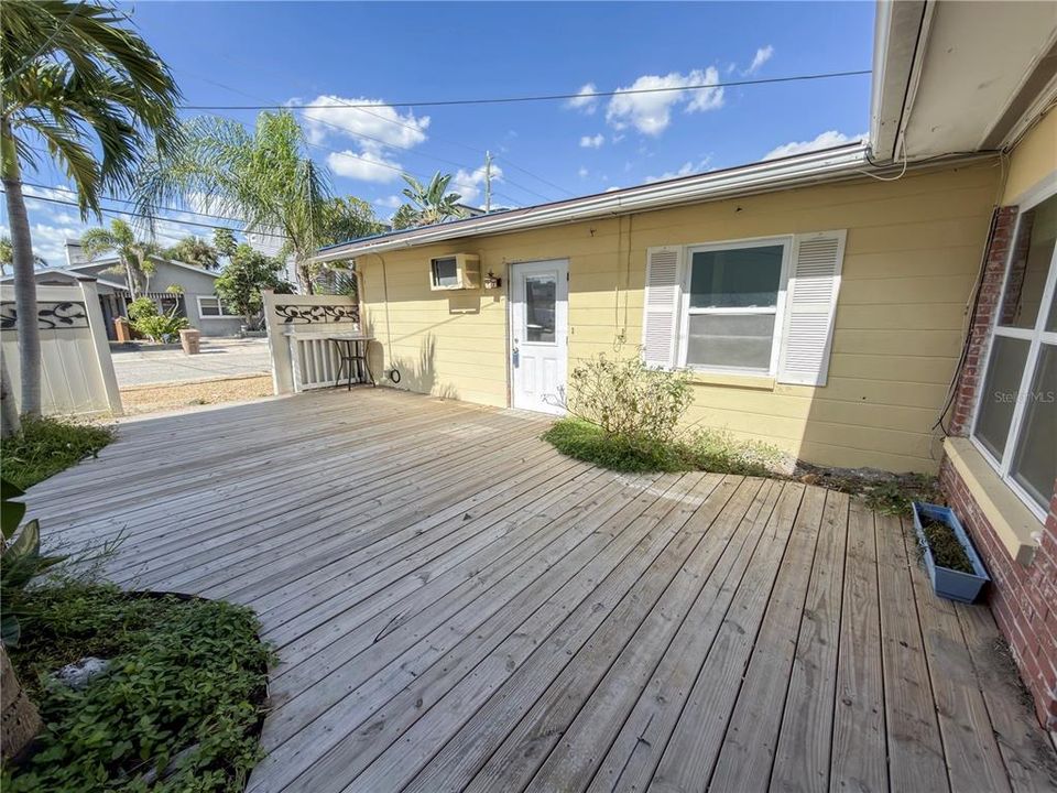 合同活跃: $329,900 (3 贝兹, 0 浴室, 1399 平方英尺)