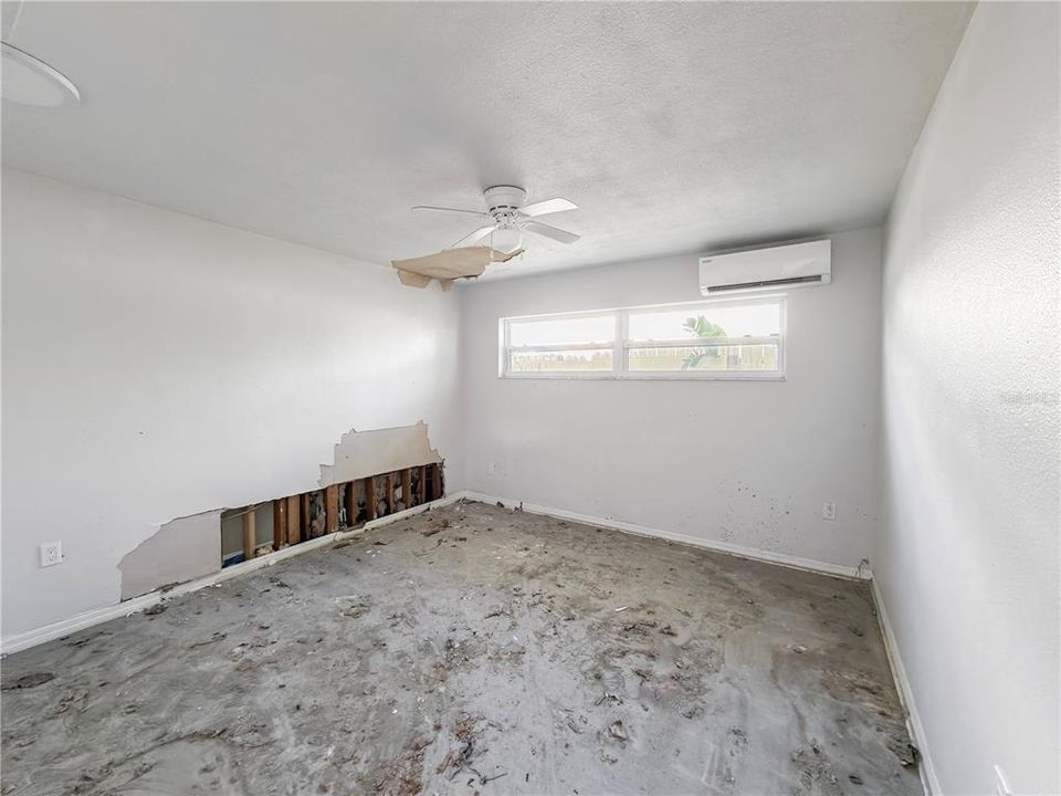 合同活跃: $329,900 (3 贝兹, 0 浴室, 1399 平方英尺)