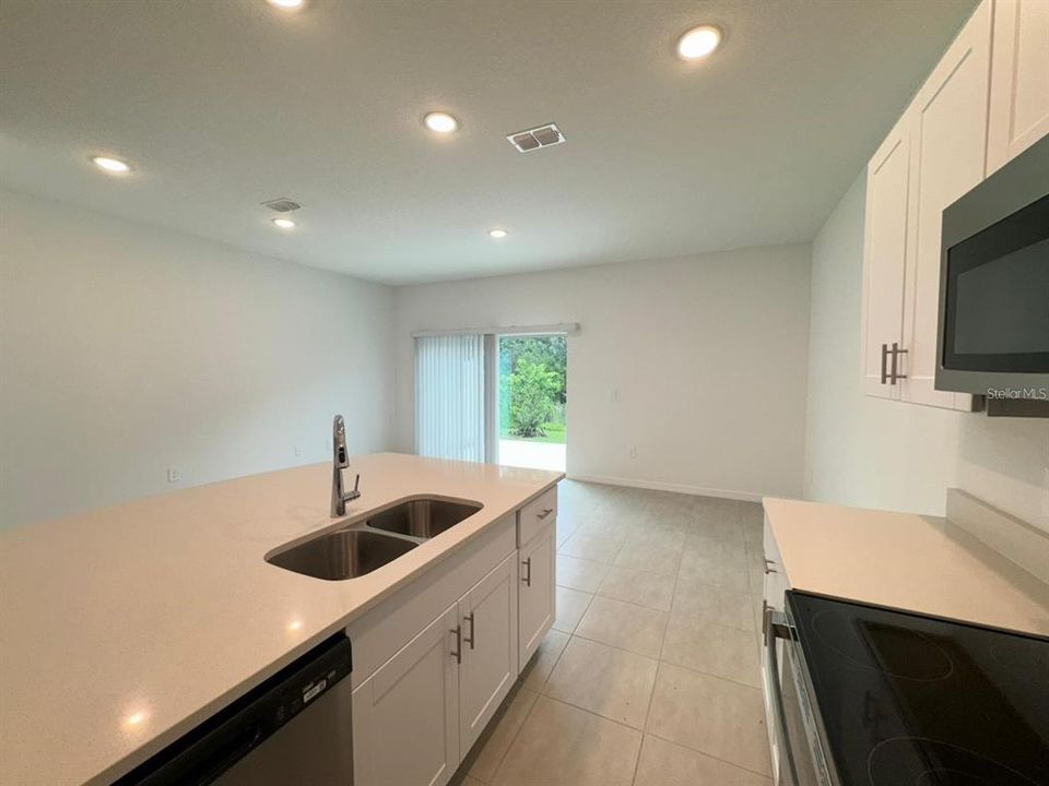 出租: $1,795 (3 贝兹, 2 浴室, 1663 平方英尺)