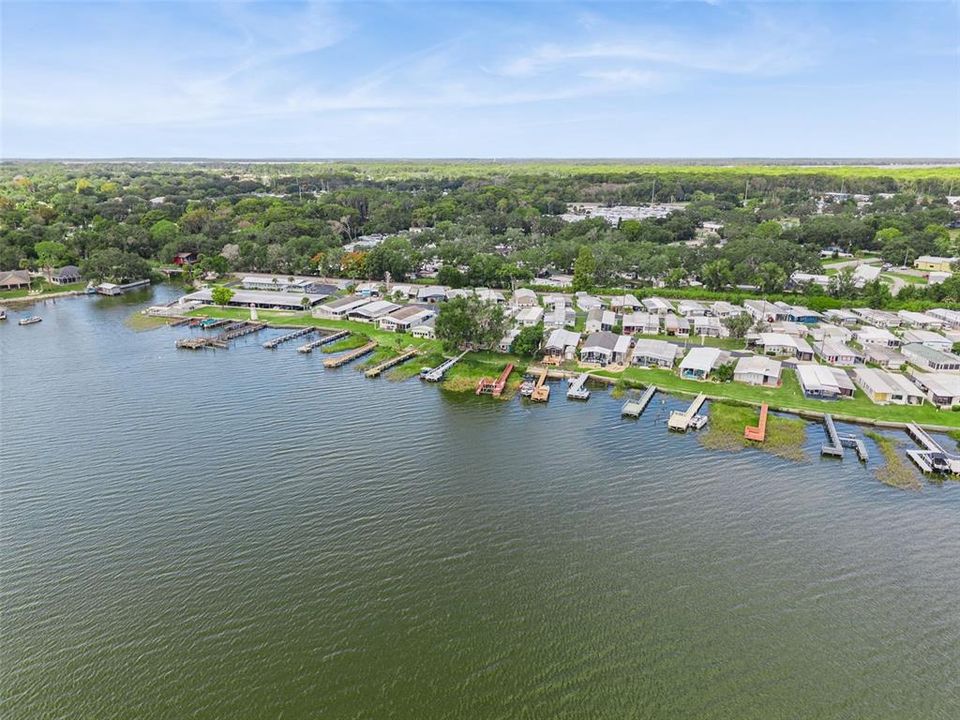 合同活跃: $225,000 (2 贝兹, 2 浴室, 1044 平方英尺)