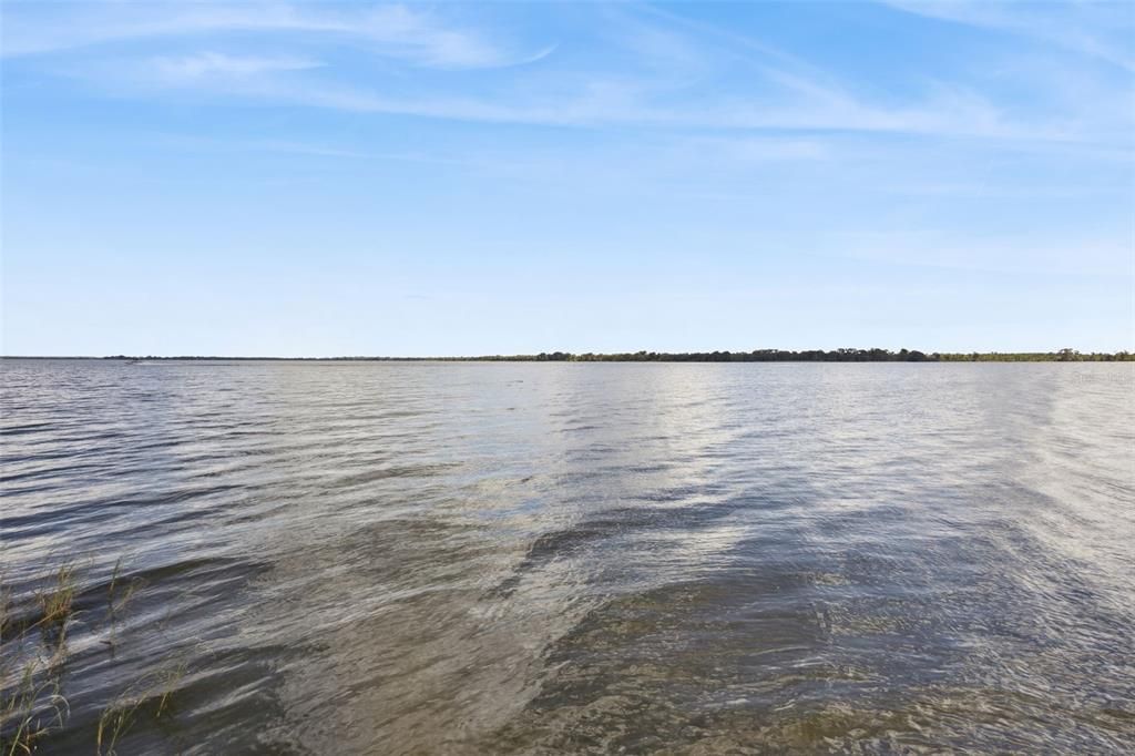 合同活跃: $225,000 (2 贝兹, 2 浴室, 1044 平方英尺)