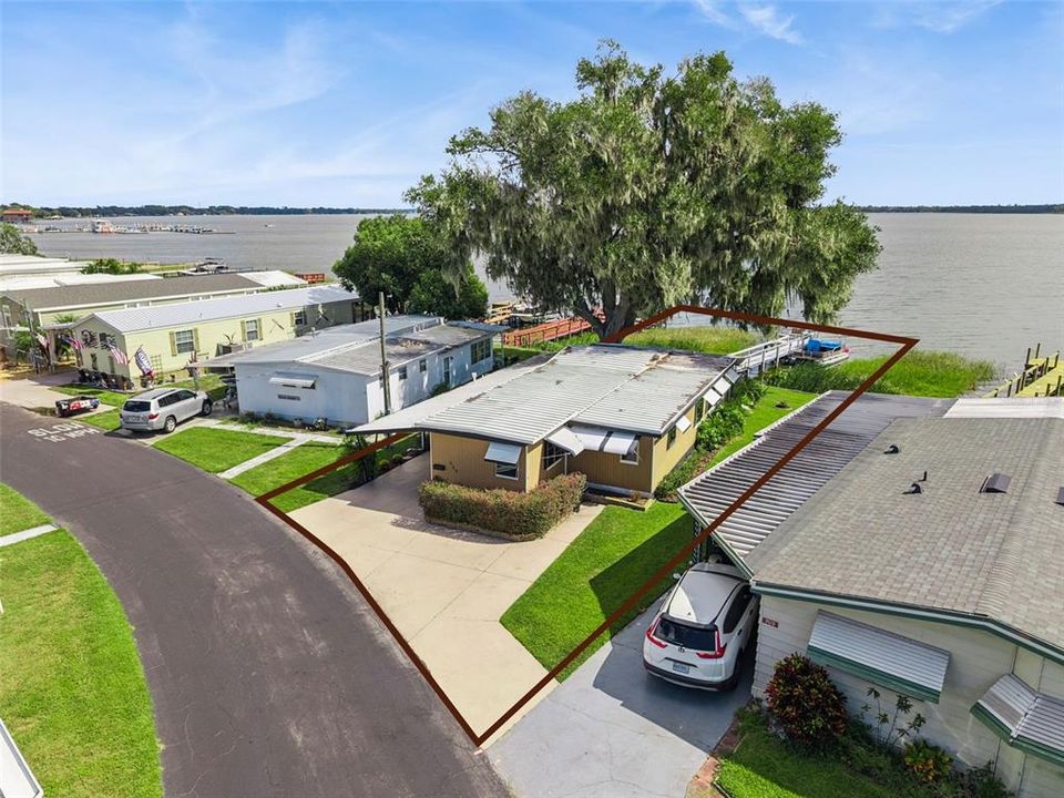 合同活跃: $225,000 (2 贝兹, 2 浴室, 1044 平方英尺)