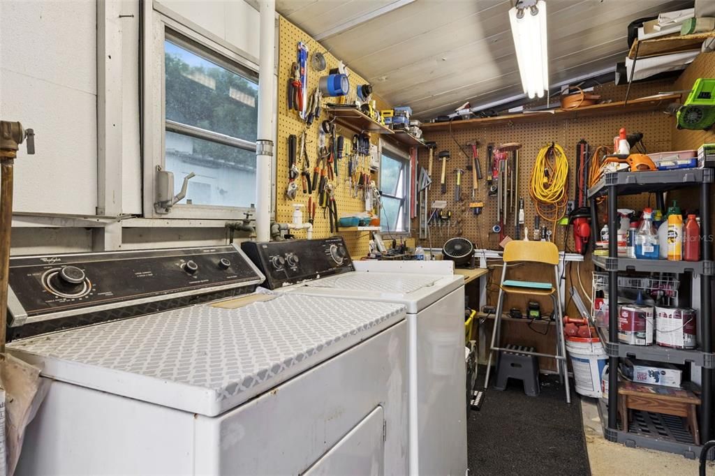 合同活跃: $225,000 (2 贝兹, 2 浴室, 1044 平方英尺)