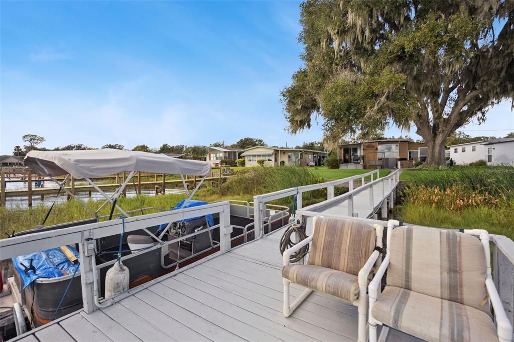 合同活跃: $225,000 (2 贝兹, 2 浴室, 1044 平方英尺)