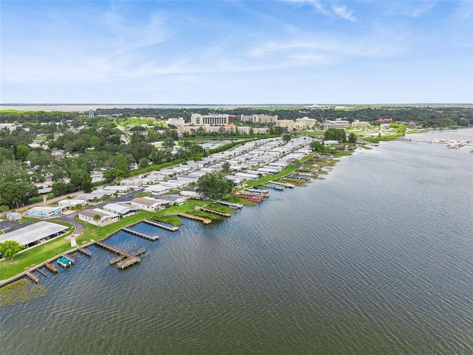 合同活跃: $225,000 (2 贝兹, 2 浴室, 1044 平方英尺)