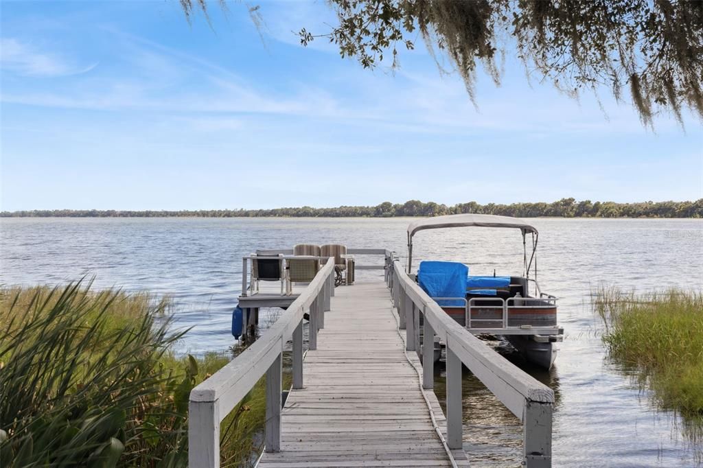 合同活跃: $225,000 (2 贝兹, 2 浴室, 1044 平方英尺)