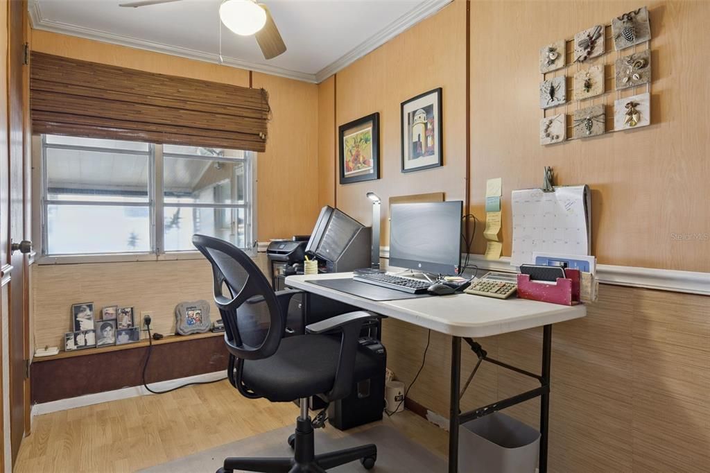 合同活跃: $225,000 (2 贝兹, 2 浴室, 1044 平方英尺)