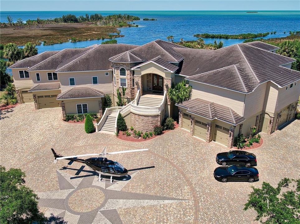 For Rent: $50,000 (5 beds, 5 baths, 8952 Square Feet)