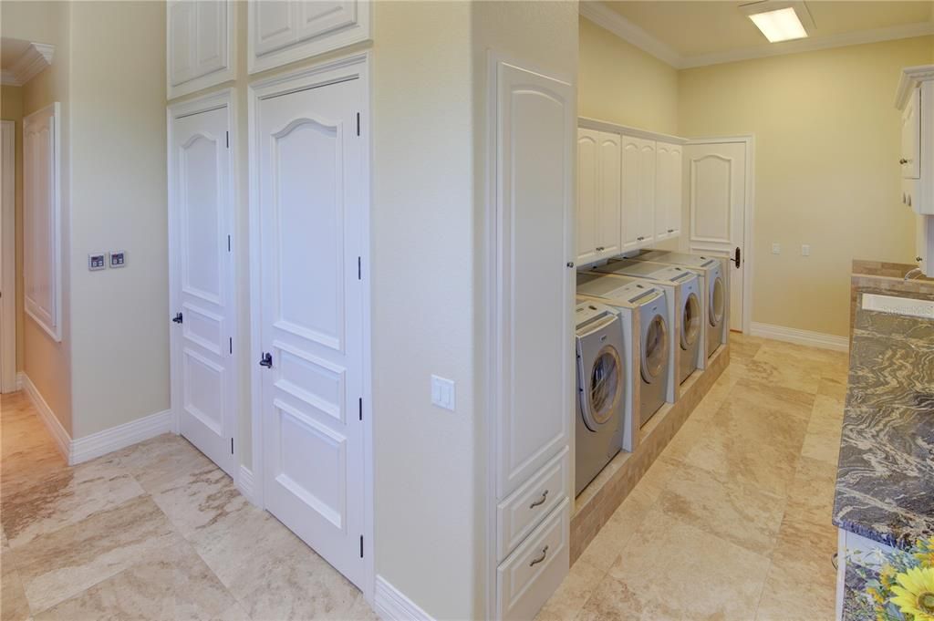 For Rent: $50,000 (5 beds, 5 baths, 8952 Square Feet)