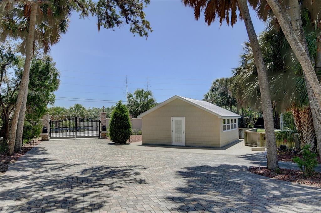 For Rent: $50,000 (5 beds, 5 baths, 8952 Square Feet)