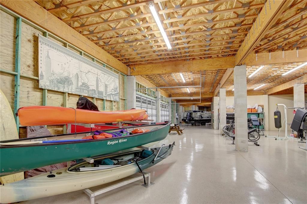 For Rent: $50,000 (5 beds, 5 baths, 8952 Square Feet)