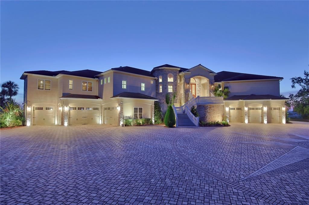 For Rent: $50,000 (5 beds, 5 baths, 8952 Square Feet)