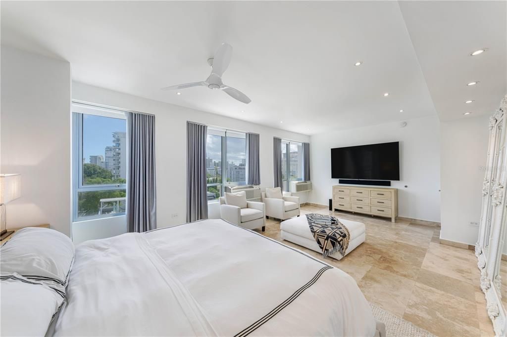 Active With Contract: $1,995,000 (4 beds, 3 baths, 2420 Square Feet)