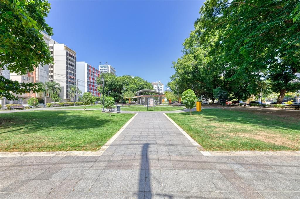 Active With Contract: $1,995,000 (4 beds, 3 baths, 2420 Square Feet)