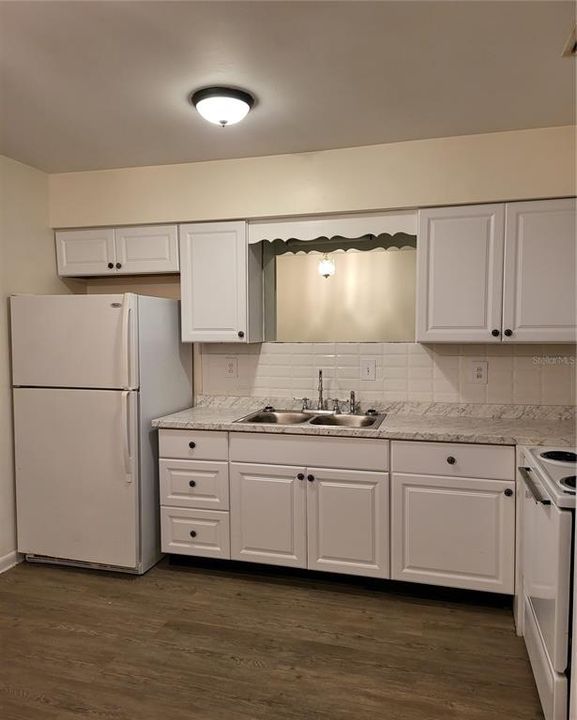 For Rent: $1,575 (2 beds, 1 baths, 975 Square Feet)