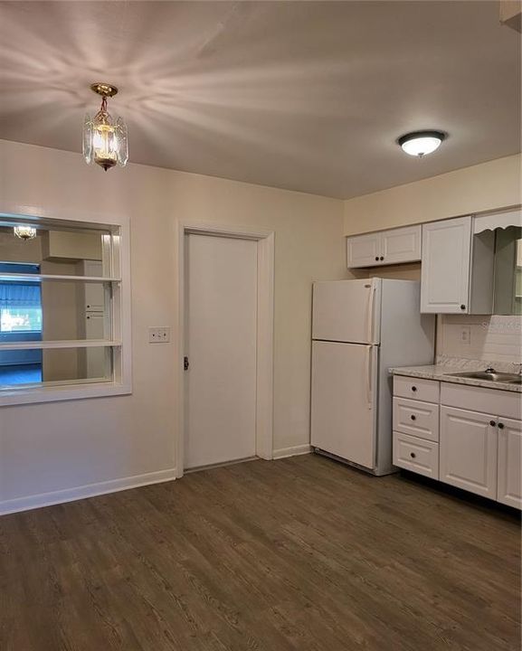 For Rent: $1,575 (2 beds, 1 baths, 975 Square Feet)