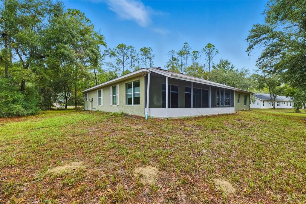 合同活跃: $371,474 (3 贝兹, 2 浴室, 2123 平方英尺)