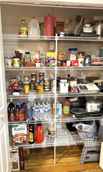 合同活跃: $371,474 (3 贝兹, 2 浴室, 2123 平方英尺)